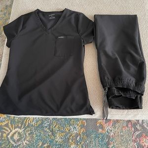 Jaanuu Scrub Set Black Small LIKE NEW